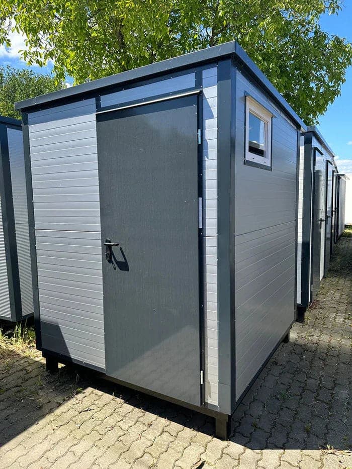 BBC Best Box Sanitärcontainer 2,00 x 2,00 m mit Toilette und Urinar